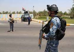 iraq forces look to claw back city from insurgents