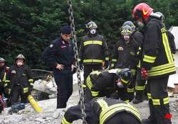 italy quake victims wake in cars tents schools