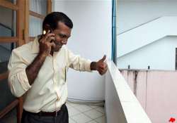 maldives ex president nasheed awaits arrest