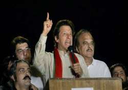 khan refuses to negotiate with govt qadri open to talks