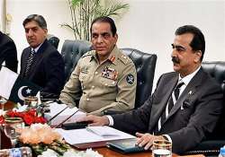 pak army chief gen kayani demands gilani should withdraw his statement