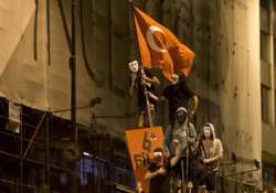 pro govt anti govt protesters clash in turkey