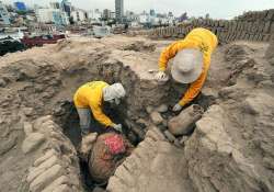 sacrificed woman s mummy found in peru archaeology site