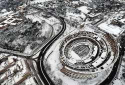 snow falls on rome for first time in 26 years 260 die of cold in europe