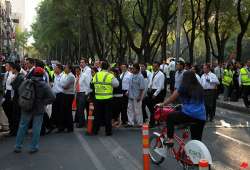 strong quake hits us mexico