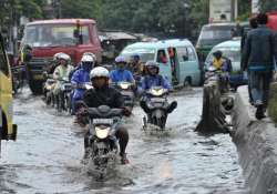 thousands displaced 27 dead in indonesian floods