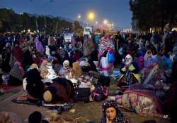 thousands of anti govt protesters led by qadri stage nightlong vigil in islamabad