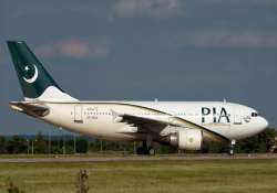 three pakistani air hostesses held in britain