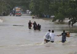 typhoon nari kills 12 in philippines