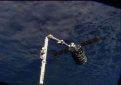 us private spacecraft arrives at space station