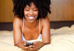 women more likely to use emoticons in text messages