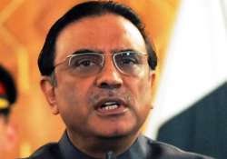 zardari to return to pakistan before benzir s death anniversary