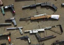 900 weapons seized from prisoners in venezuela