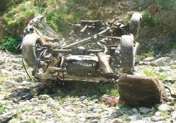 10 killed as jeep falls into himachal gorge