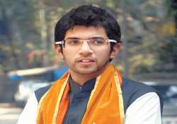 aditya thackeray urges keeping mumbai eateries open late night