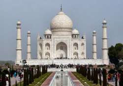 agra fumes over minister s remark on razing taj