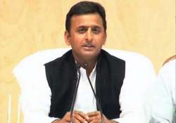 akhilesh directs officials to make up mandis world class