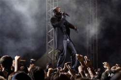 akon unleashes his magic in bangalore