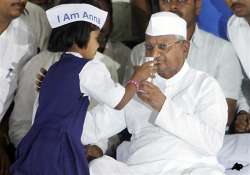 anna hazare calls off fast jail bharo stir called off