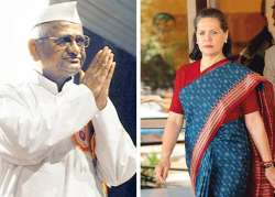 anna hazare writes to sonia on smear campaign