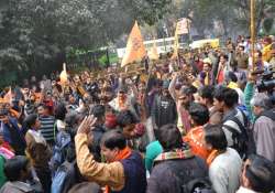 ayodhya police use water cannon as vhp bajrang dal stage protest in delhi