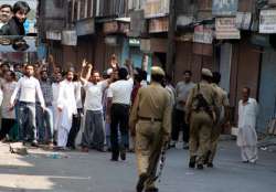 bjp activists hurl shoe at yasin malik in ajmer