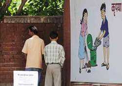 bangalore police to garland people urinating in public post pics on social media