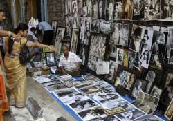 bengal celebrates tagore s 152nd birth anniversary