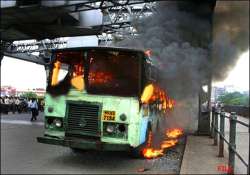 bengal driver saves 35 passengers from fire on running bus