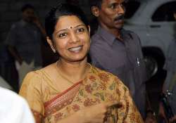 cbi questions karunanidhi s wife daughter