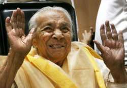 centre refuses to allot flat for 101 year old actor zohra sehgal