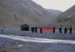 chinese soldiers again intrude in ladakh hold banners asking india to vacate