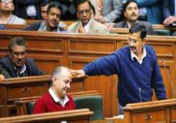 cong bjp take jibe at kejriwal after he resigns