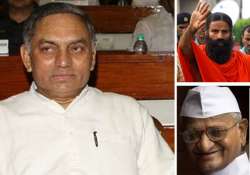 congress plans media blitz to counter ramdev anna hazare