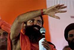 ramdev gives two hour break in fast