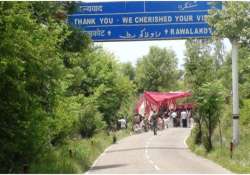 cross loc traders meet on zero point in poonch to discuss problems