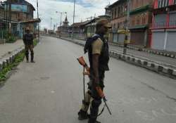 curfew continues in parts of srinagar