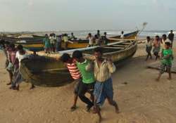 cyclone phailin army jawans move into srikakulam vizag