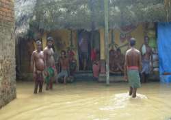 odisha toll 25 as cyclone phailin triggers flood