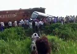 death toll in bihar bus train collision rises to 8