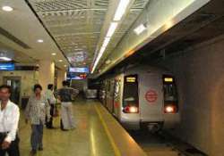 delhi polls metro to ply early on election day