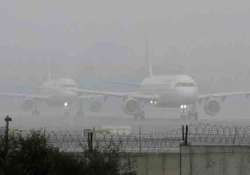 delhi fog affects flight operations in mumbai