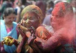 delhi sex workers celebrate holi with kheer biryani