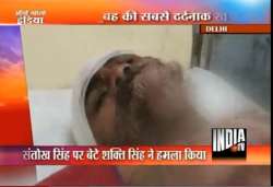 delhi youth injures father with sword