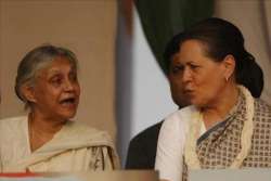 dikshit meets sonia on chauhan s issue