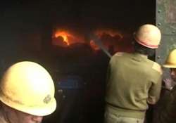 fire in kolkata godowns eight injured