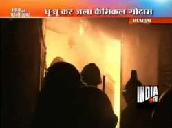 fire guts godowns in goregaon mumbai