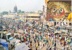 four lakh devotees watch gold decorations of lord jagannath in puri