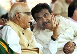 gadkari says advani not eyeing prime ministership