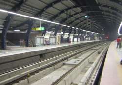 girl jumps to death on delhi metro track in janakpuri